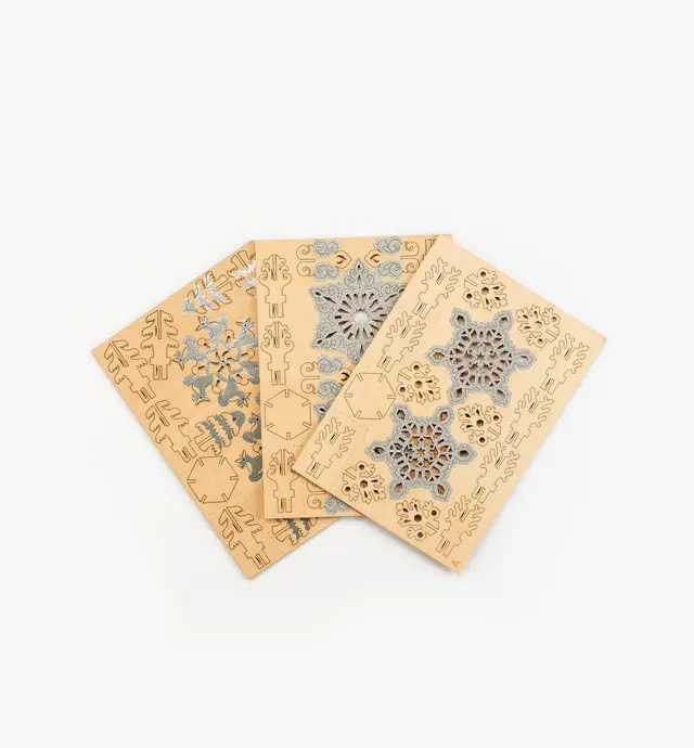 image of Flocons de neige décoratifs en bois