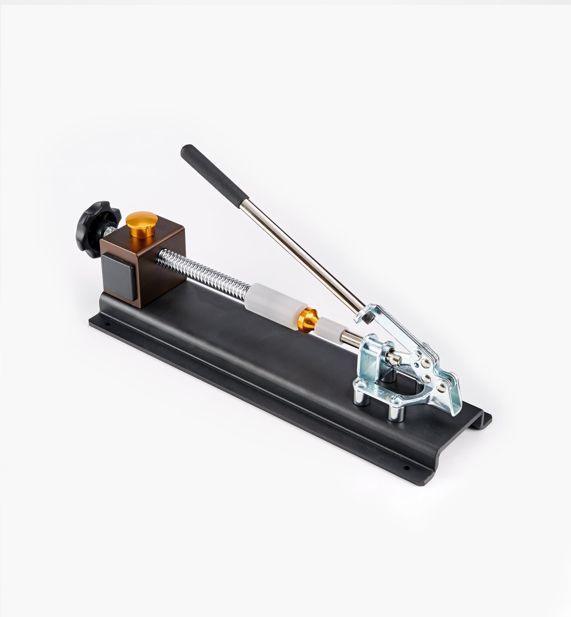 Presse d'assemblage de précision pour stylos