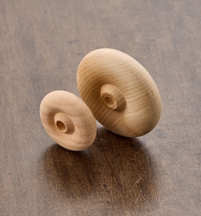 image of Grandes roues en bois classiques pour véhicule-jouet