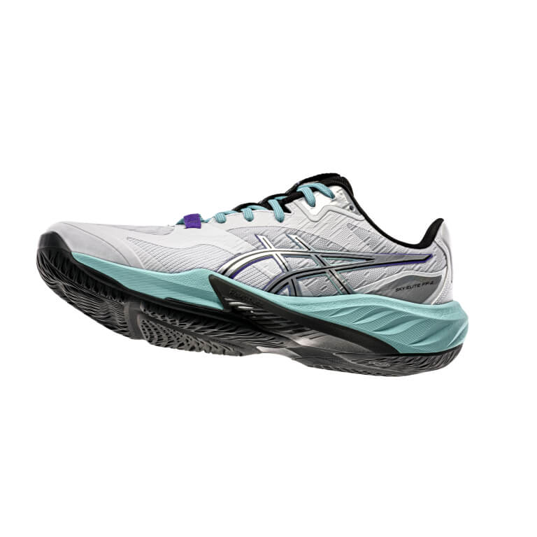 close up on volleyball shoe METARISE 2