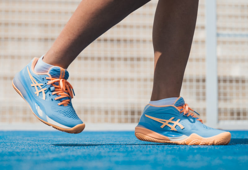 Close up on padel shoes for control playing style