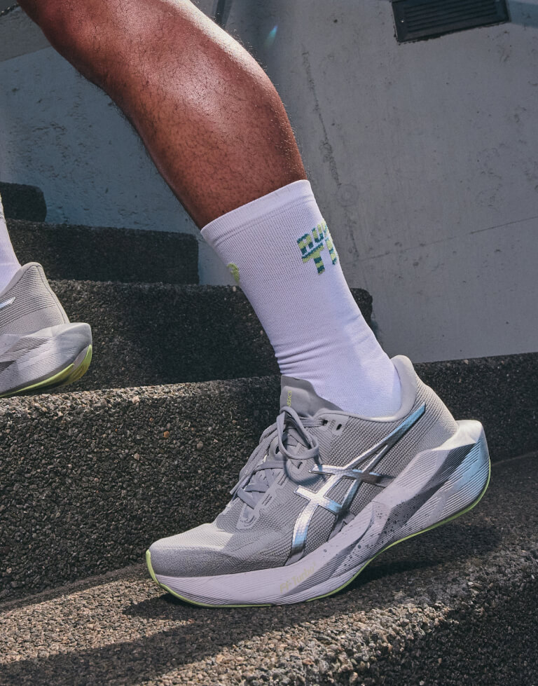 Runner wearing ASICS NOVABLAST™ 