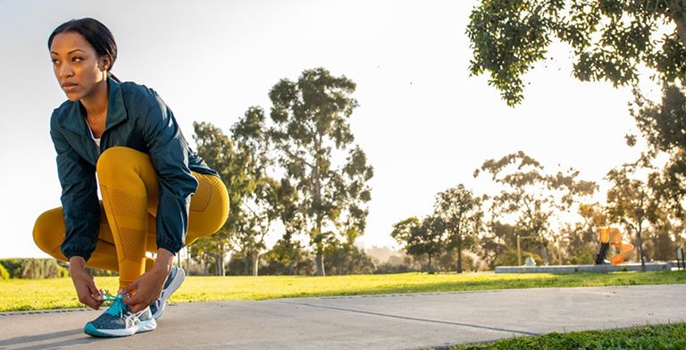 Come dovrebbero calzare le scarpe da corsa? Una guida per correre nel massimo comfort