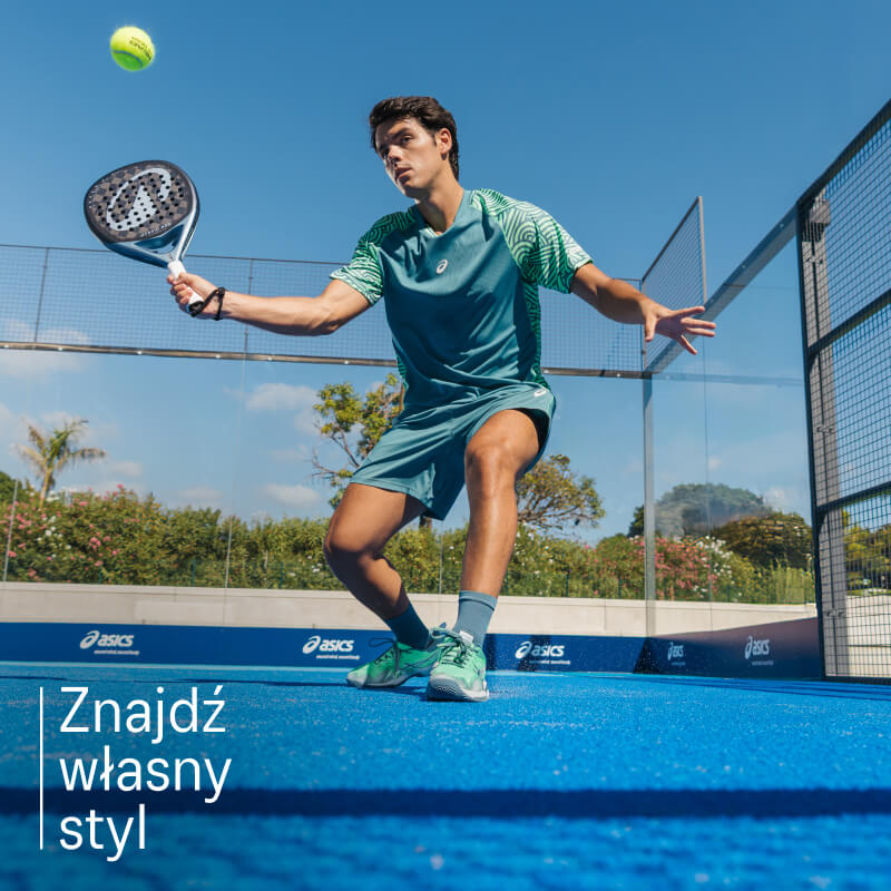 Athlete playing padel wearing padel shoes from ASICS on a blue court.
