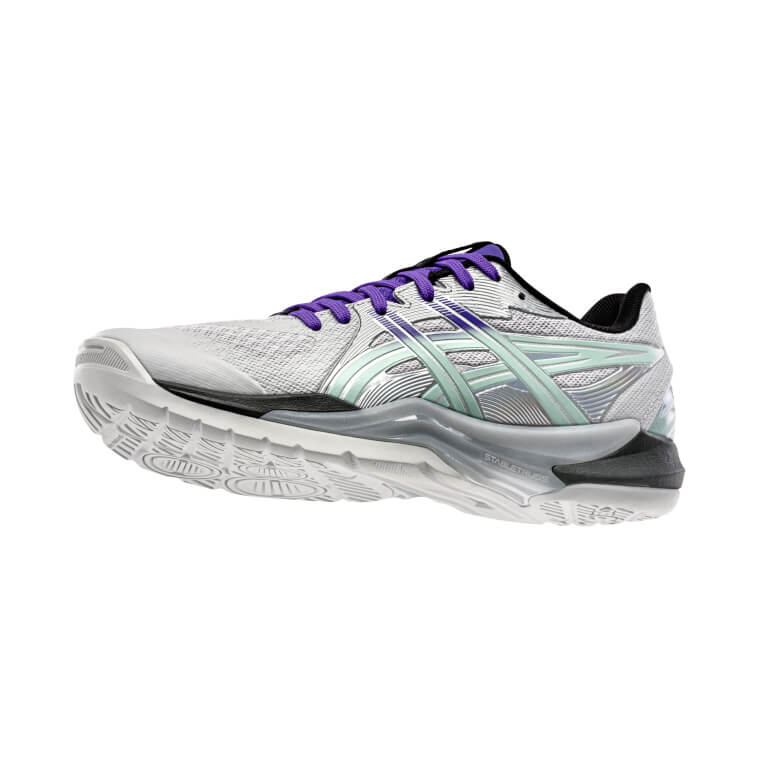 Close up on the volleyball shoe POWERBREAK FF