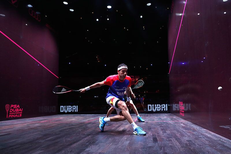 Squash shoes: speed or stability?