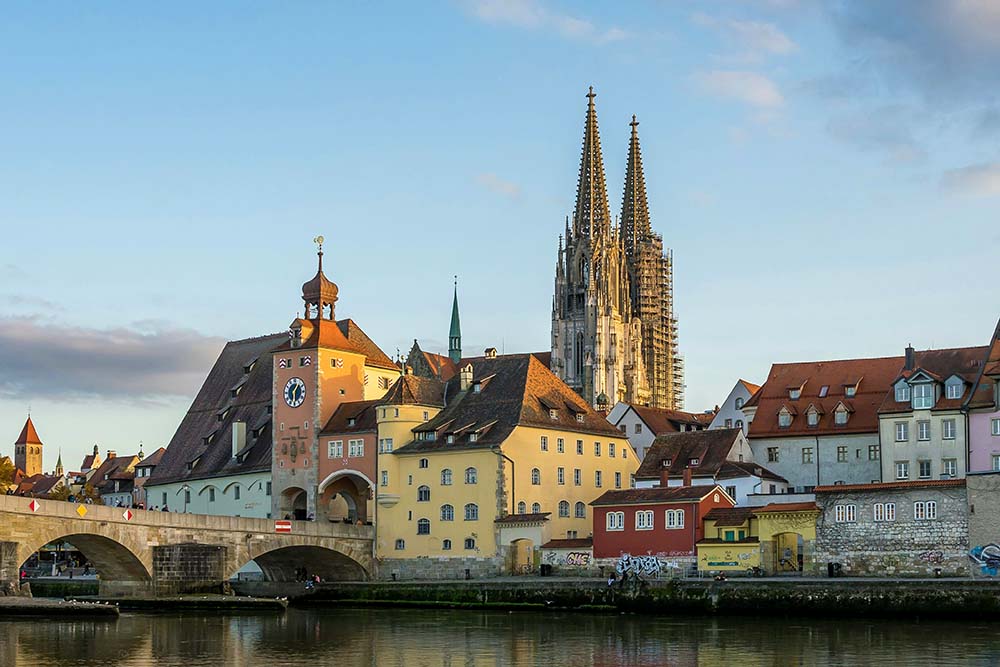 レーゲンスブルクの夜を楽しむ8つのおすすめスポット