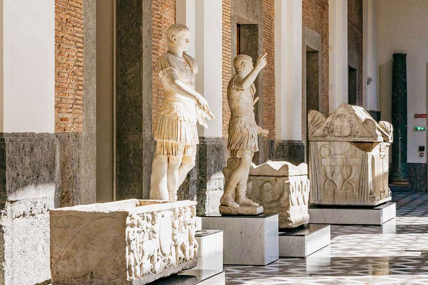 t415352._Naples_- 