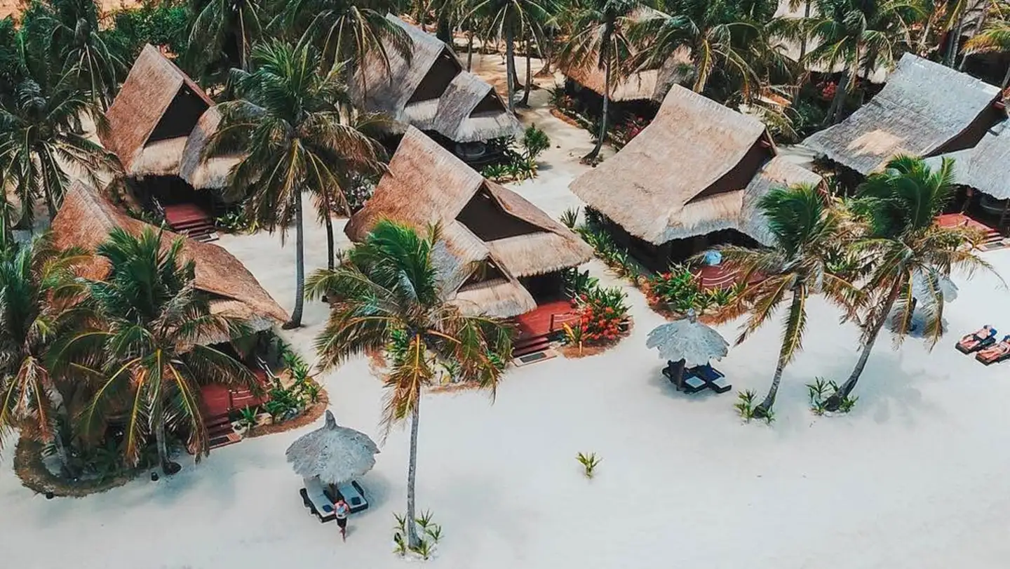10 relaxing beaches in the world for a chill vacation