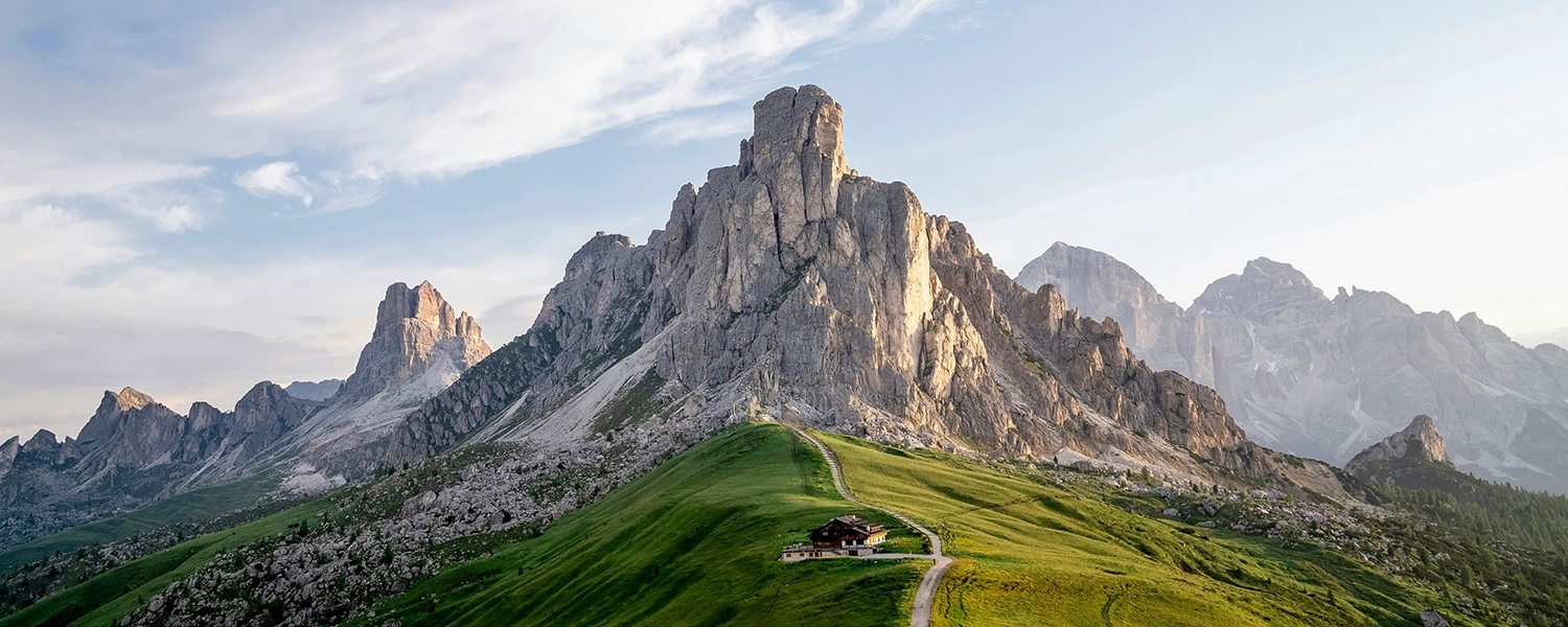10 incredible hiking trails around the world