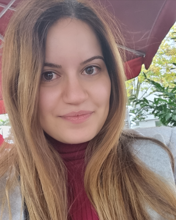 Kristina Ivarone.png