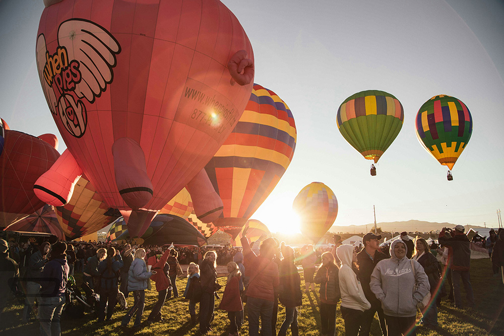 アルバカーキ国際バルーンフェスティバル完全ガイド