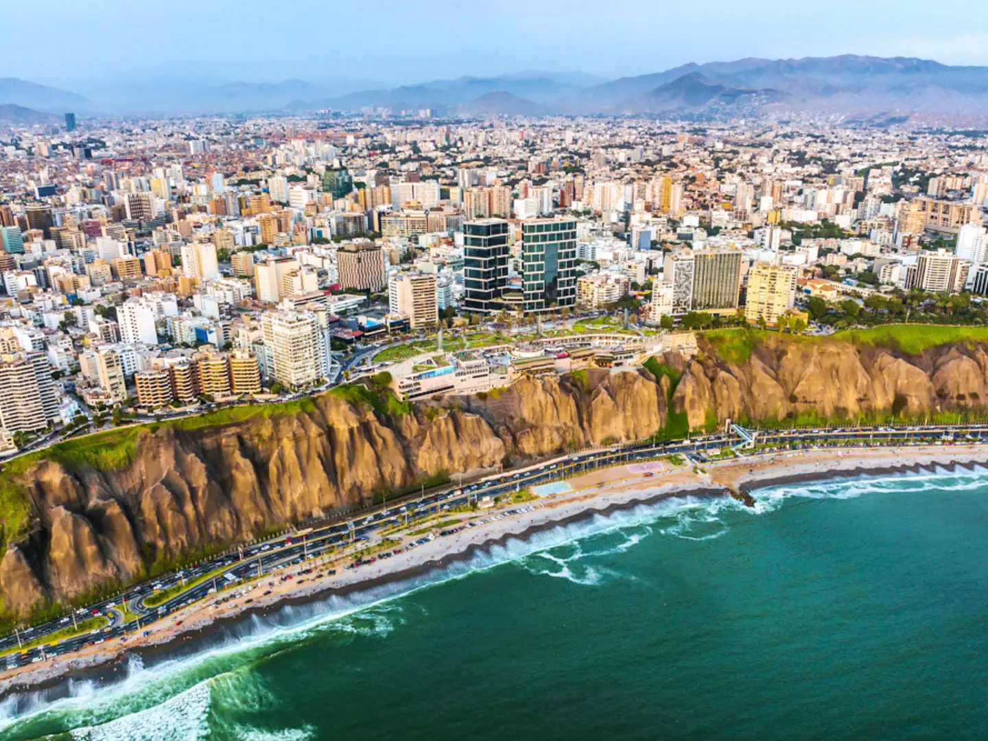 La Patagonia suma vuelos directos con Perú y se abre un nuevo corredor internacional