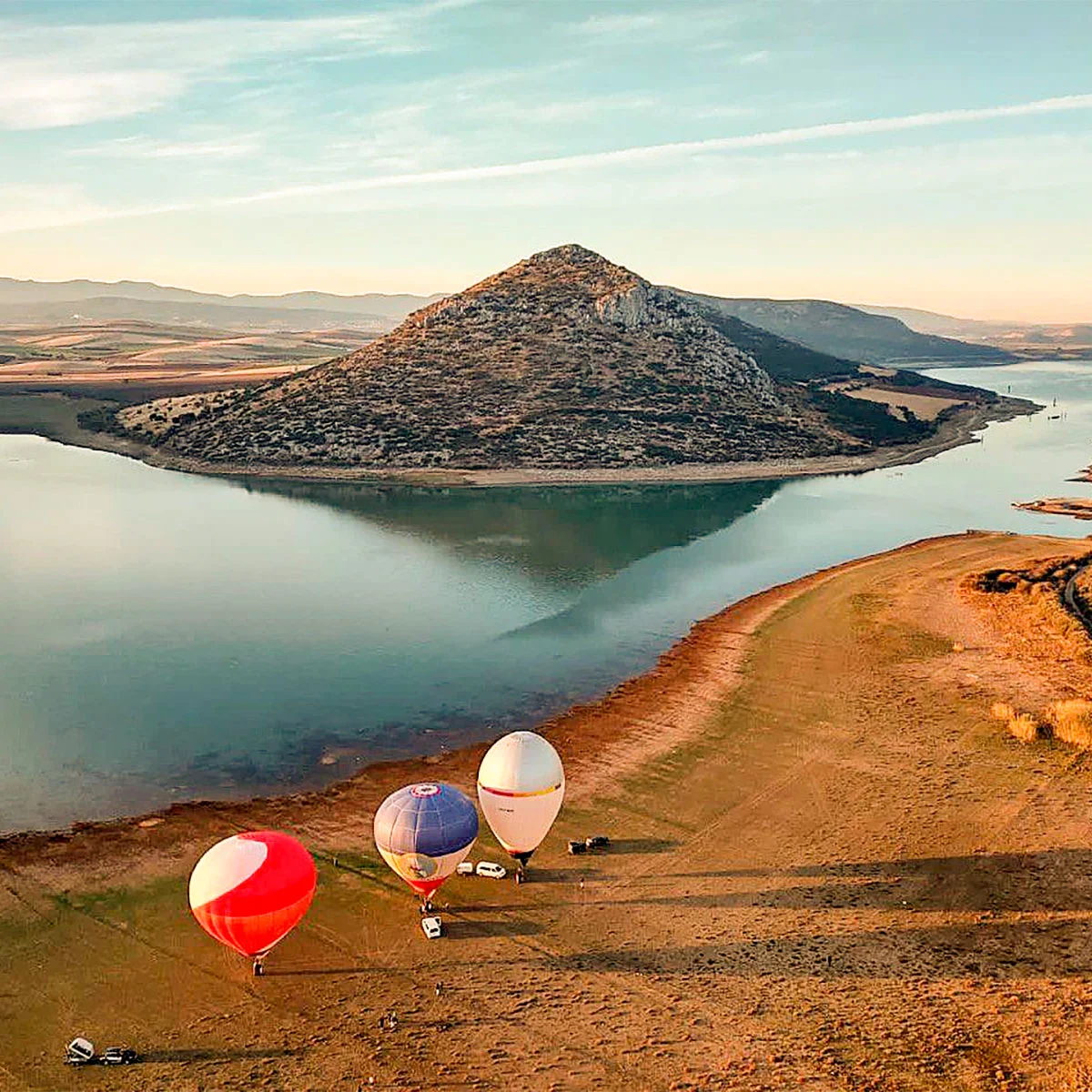 Athens For Couples: 12 Most Romantic Things To Do