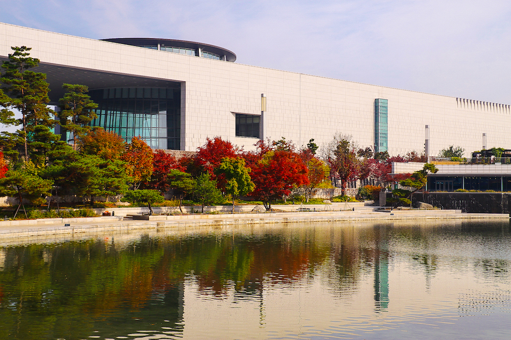韓国国立中央博物館（National Museum of Korea）の建築 【公式通販】