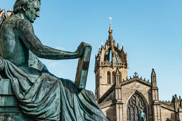 Passeggia lungo l'iconico Royal Mile