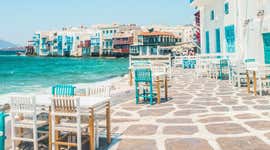 Mykonos or Santorini: How to choose your next destination