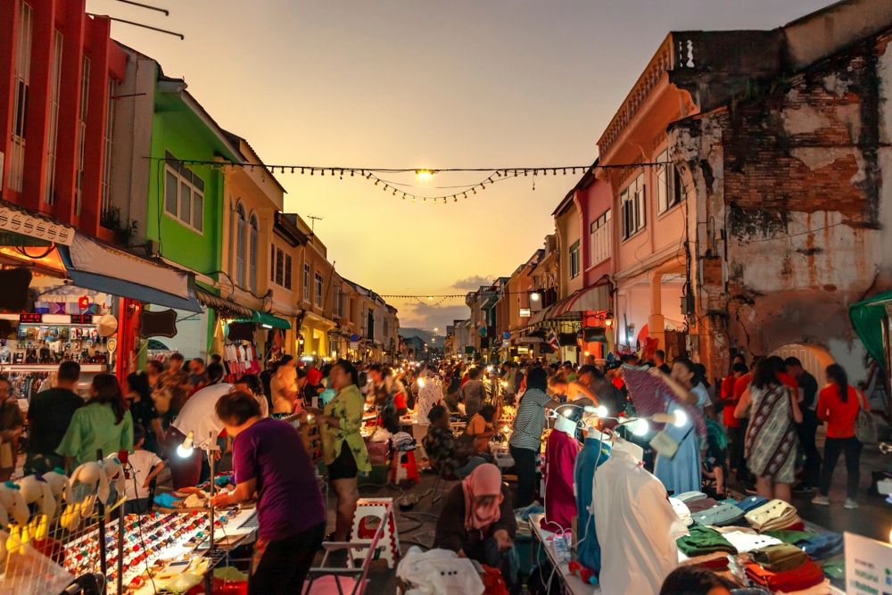 7 thrilling and unique things to do in Phuket at night