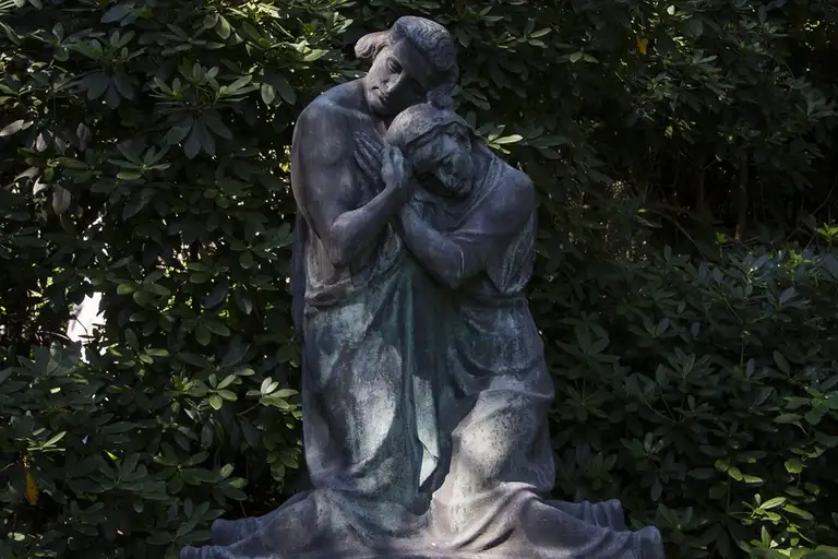 Stroll the world's largest cemetery park, Ohlsdorf Cemetery