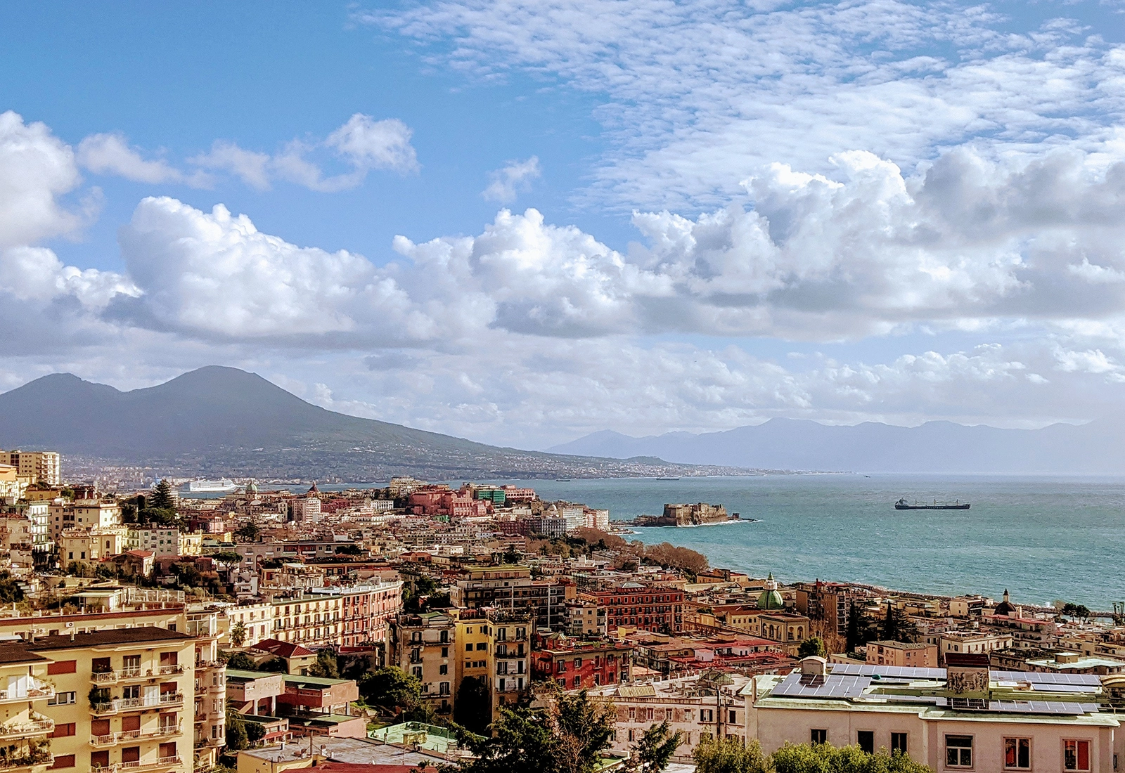 0_-_BCC-2023-BEST-PLACES-TO-VISIT-IN-NAPLES-0.webp