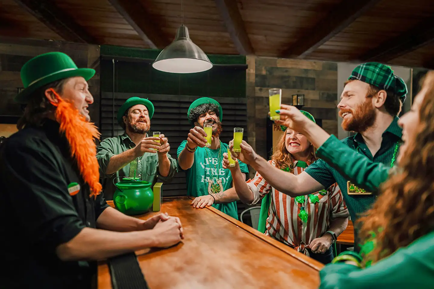 丹眼看電影- 美國百老匯教父級人物#史蒂芬桑坦（Stephen  Sondheim）在今天早上歡慶九十大壽。許多音樂劇場圈的演藝人員輪番上陣為其祝壽，透過視訊演唱的方式，在線上串流了前無古人的眾星雲集虛擬演唱會。  Take Me to the World: A Sondheim 90th Birthday Celebration ..., image size:1440x960