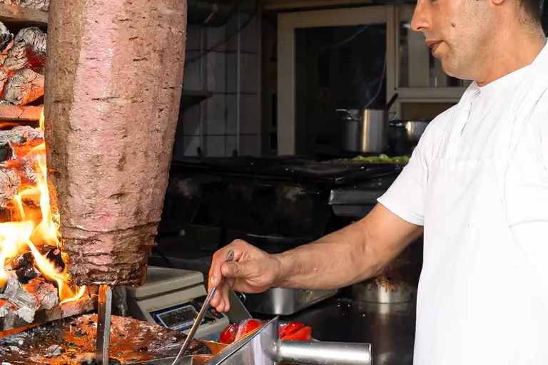 Discover the richness of Iskender kebab