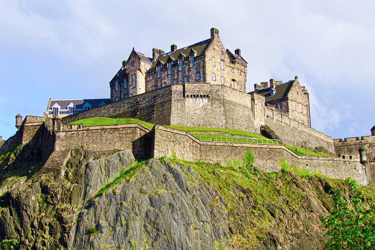 15 Best Places To Visit In Edinburgh All Year Round