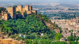 9 cosas que hacer solo en Granada para tu próxima aventura en solitario