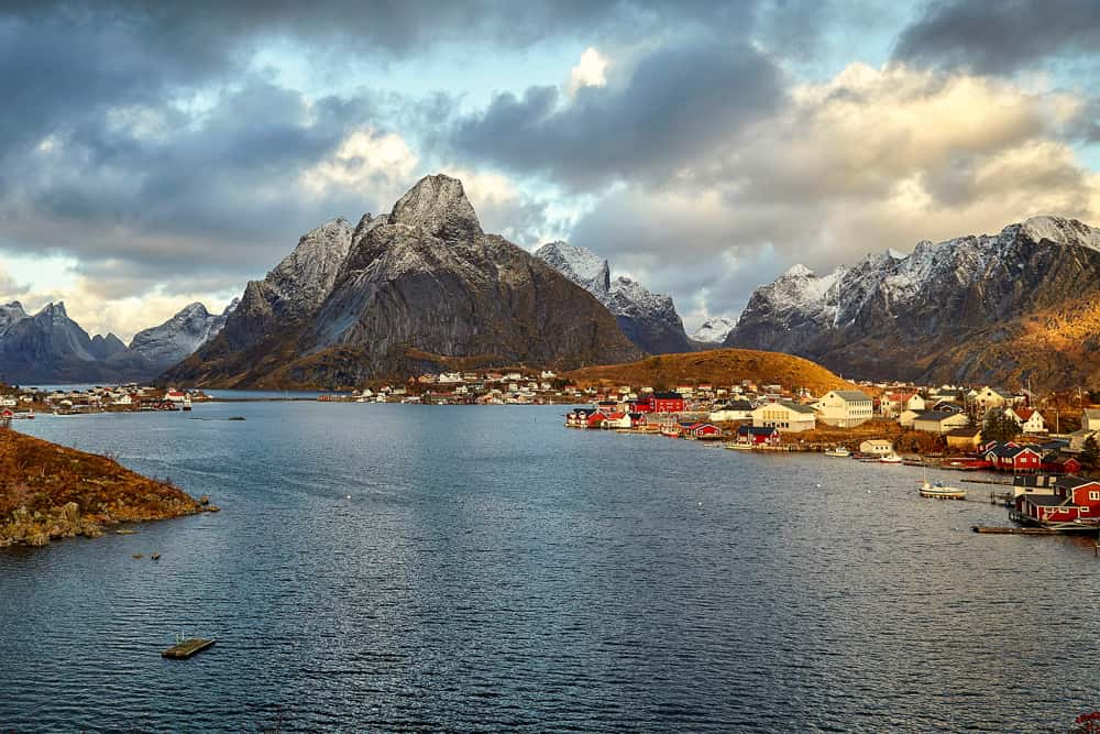 The Best Time To Visit Norway: A Month-By-Month Guide, image size:1440x960