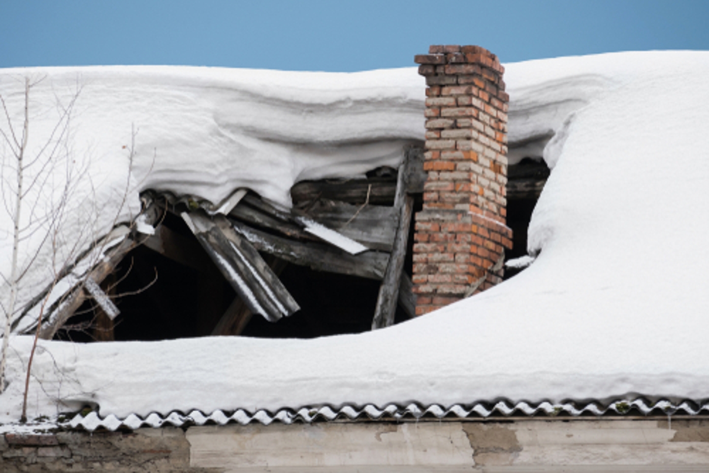 Snow can cause damage to your roof and even cause a roof collapse. SERVPRO repairs roof damage of all types.