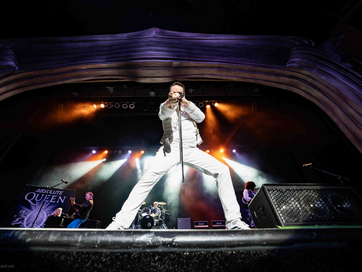 Band Performing at Gold Strike Theatre