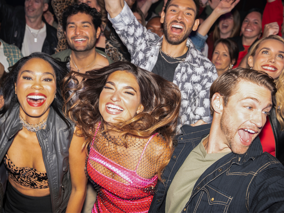 Crowd Dancing & Singing at Hard Rock Live