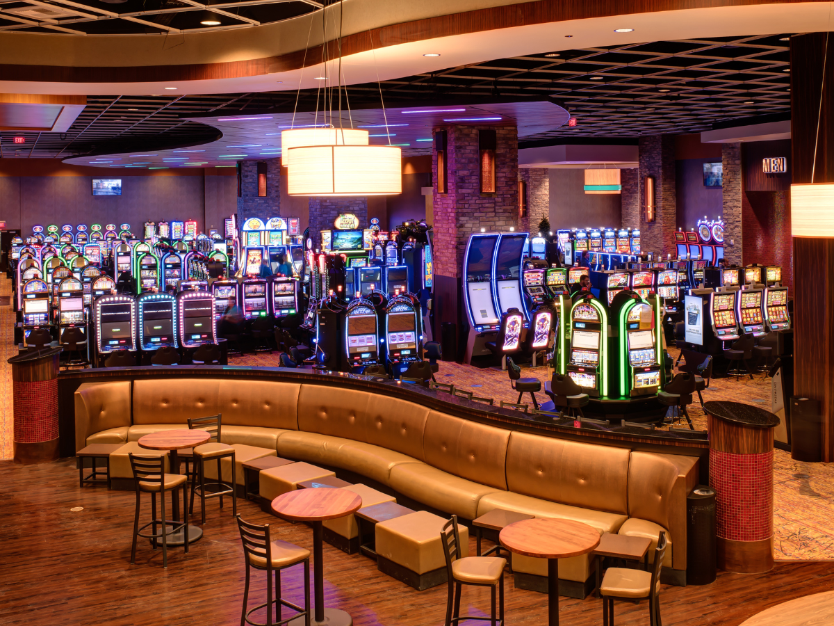 Cherokee Casino Grove Gaming Floor & Bar