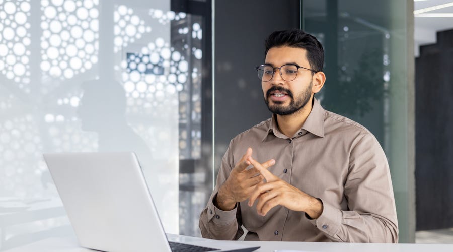 Consejos para brillar en tus videollamadas online en inglés