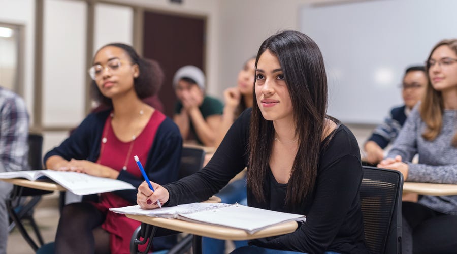 Una clase de verbos irregulares y regulares en inglés.