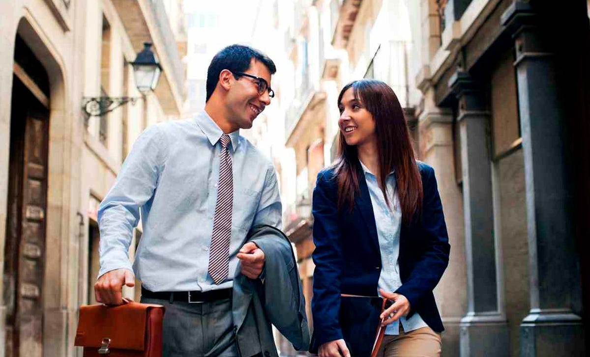 Personas comentando sobre la experiencia de estudiar en Berlitz