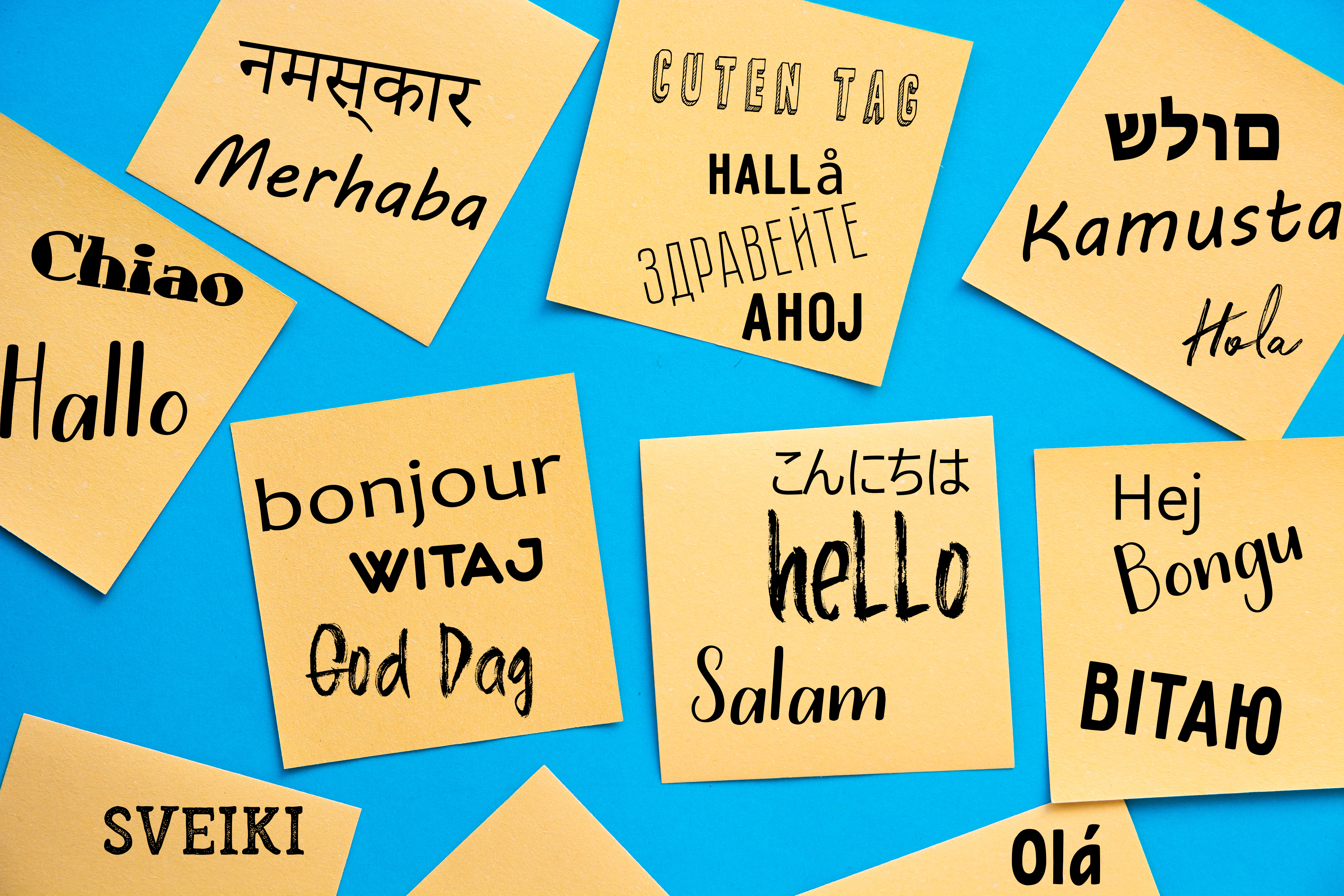 Posits con palabras en diferentes idiomas, ideal para aprender otros idiomas en Perú