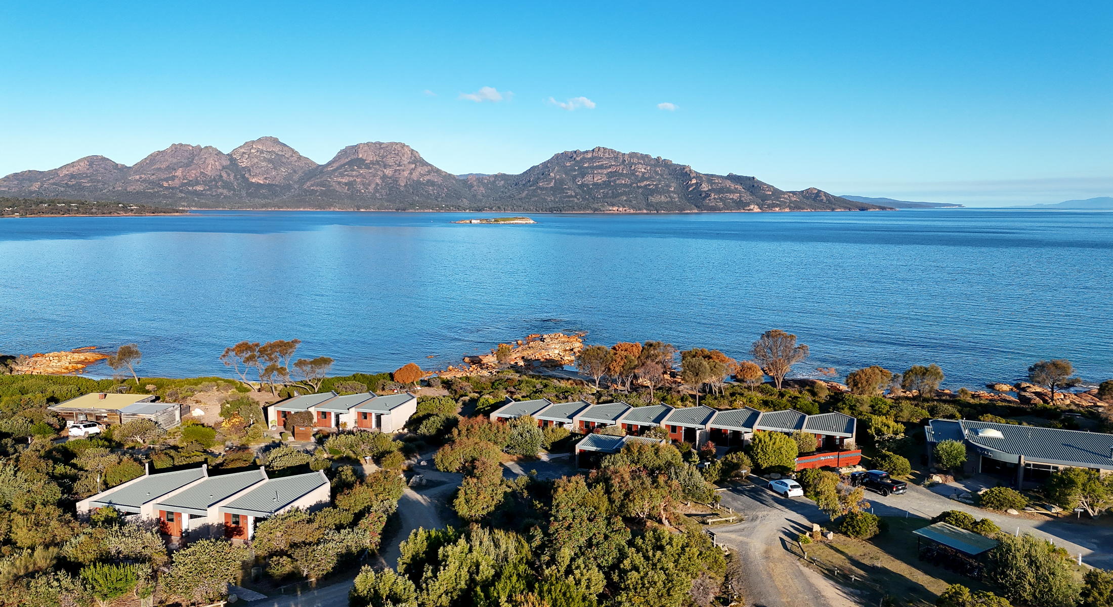 Stay-Intrepid-Australia-Tasmania-Edge-of-the-Bay-aerial-shot-4.jpg
