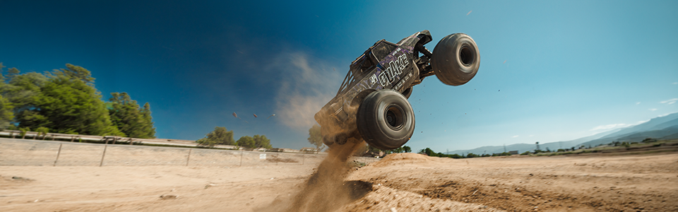 ARRMA 1/8 QUAKE 4S