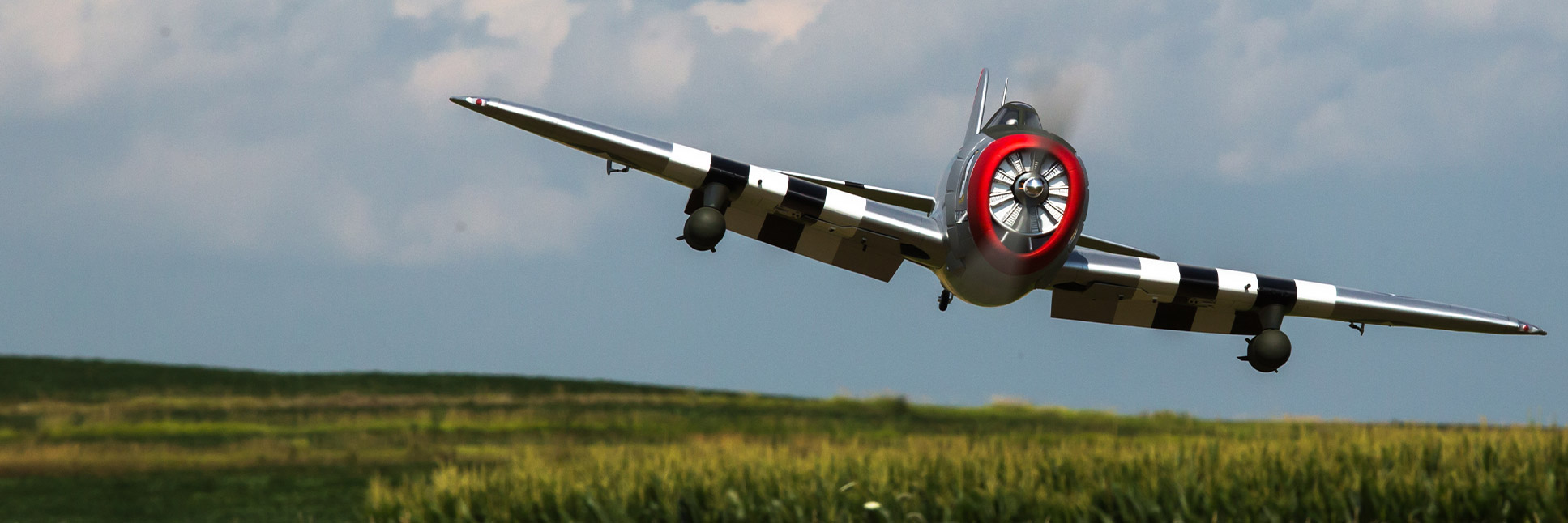 P-47D Thunderbolt 20cc Almost-Ready-To-Fly 67" wingspan Scale Militar RC Airplane