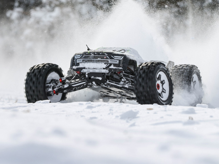 rc bashing in the snow