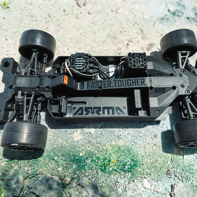 ENCLOSED DRIVETRAIN