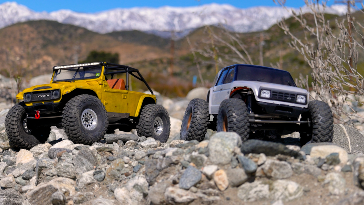 A combination of Pro-Line metallic black and pearl white spray paints on the Coyote Grande Clear Body