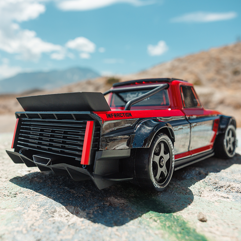 MOULDED REAR STYLING