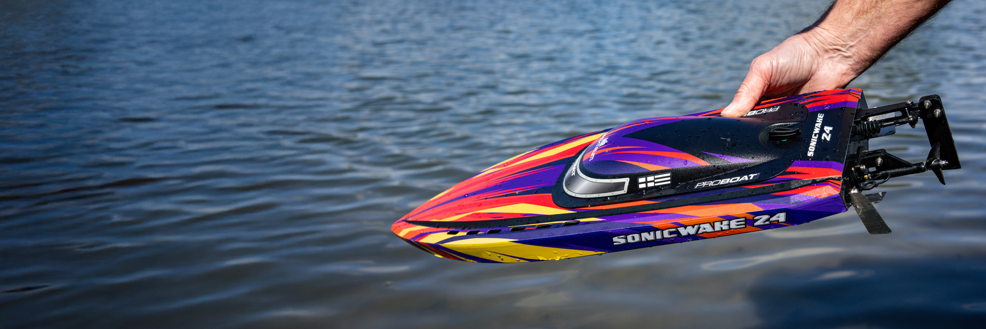 Pro Boat Sonicwake 24" Self-Righting Brushless Deep-V Ready-to-Run RC Boat