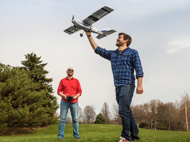 finding friends to build your RC club