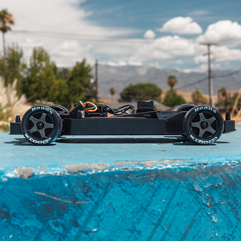 LOW SLUNG CHASSIS