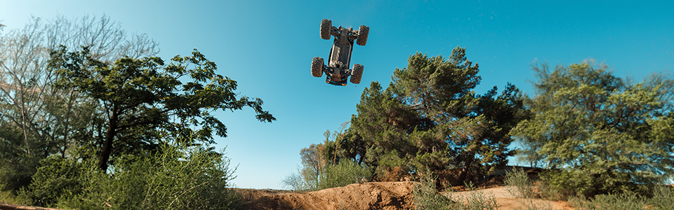 ARRMA 1/8 QUAKE 4S