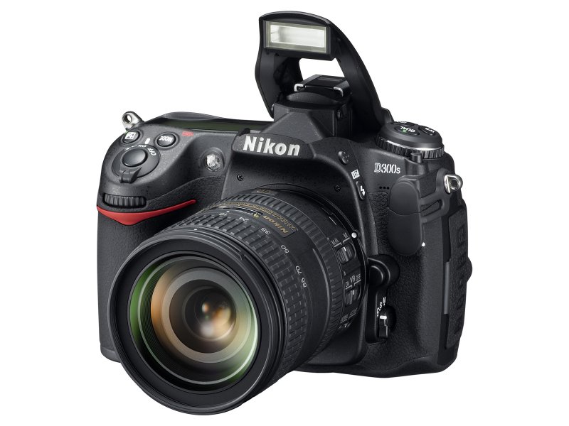 デジタルカメラ Nikon D300s, AF-S DX 35mm f/1.8G, MB-D10 Press Release -- NIKON D300s REVITALIZES THE STANDARD AND MEASURE