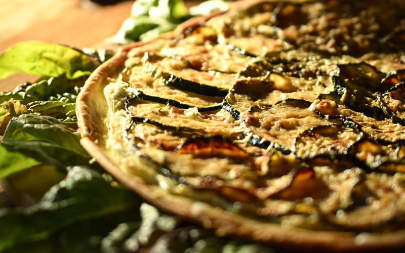 photo of a pizza on garnish, taken with the NIKKOR Z DX 16-50mm f/2.8 VR lens